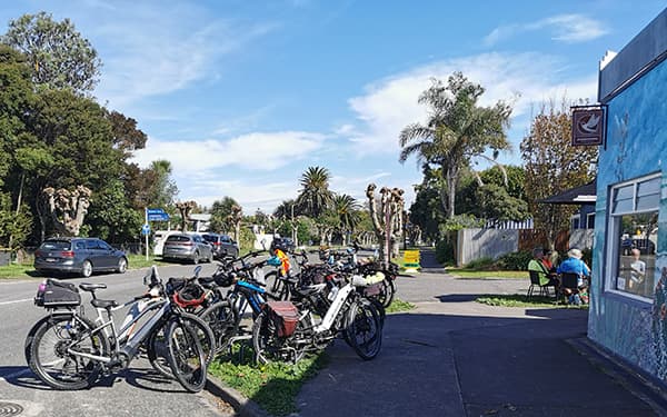 hawkesbay-cycle-trail-coffee.jpg